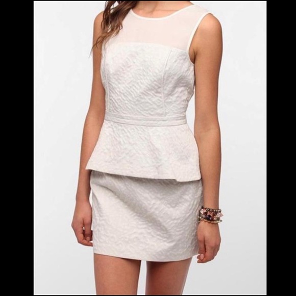 Urban Outfitters Silence + Noise White Jacquard Dress - Picture 2 of 8